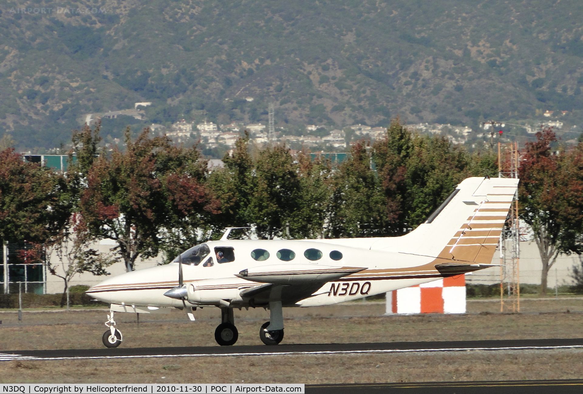 N3DQ, 1970 Cessna 414 Chancellor C/N 414-0056, Take off rolling westbound on runway 26L for south departure