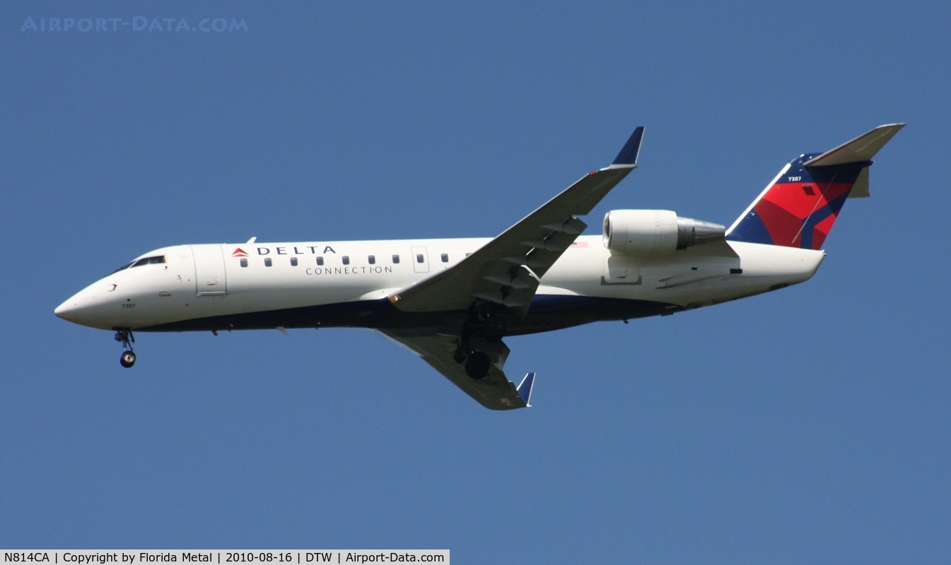 N814CA, 2000 Bombardier CRJ-100ER (CL-600-2B19) C/N 7387, Comair CRJ-200