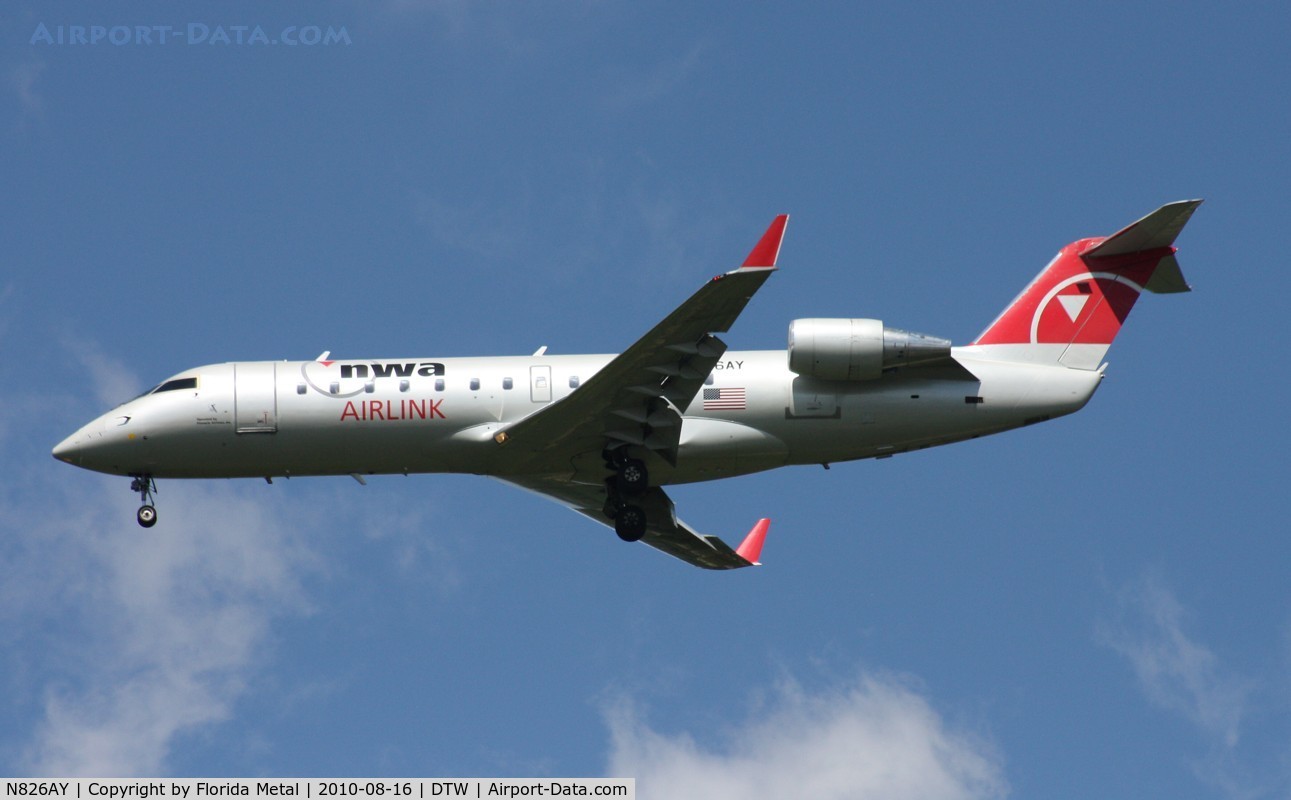 N826AY, 2005 Bombardier CRJ-200ER (CL-600-2B19) C/N 8026, Pinnacle CRJ-200