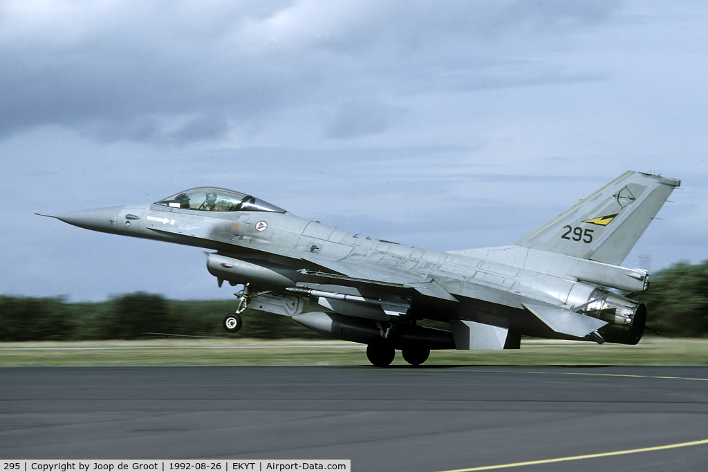 295, 1981 Fokker F-16AM Fighting Falcon C/N 6K-24, 338 Skv participant during the 1992 Tactical Fighter Weaponry