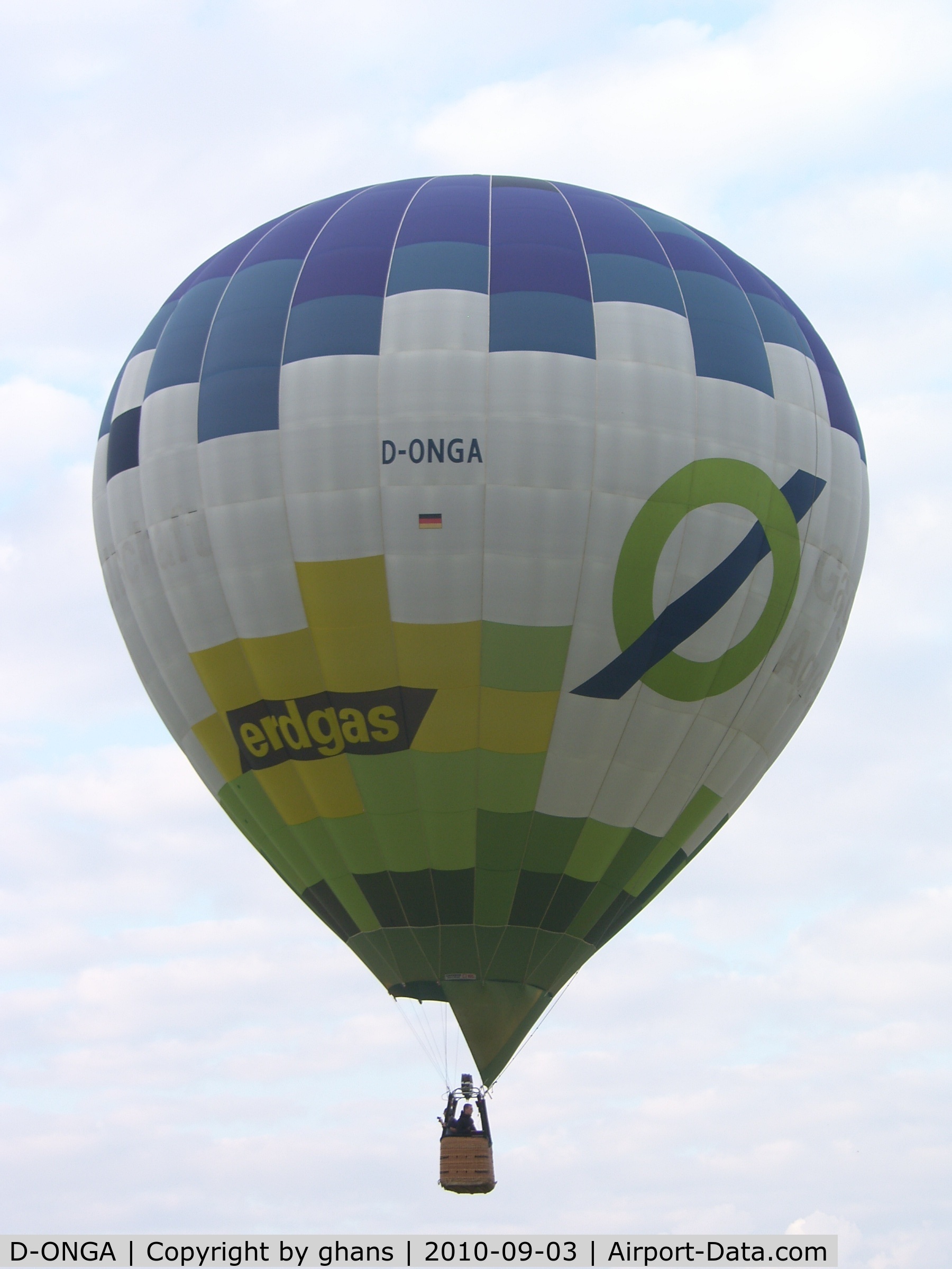 D-ONGA, 2002 Cameron Balloons Ltd Cam Z-105 C/N 10262, WIM 2010