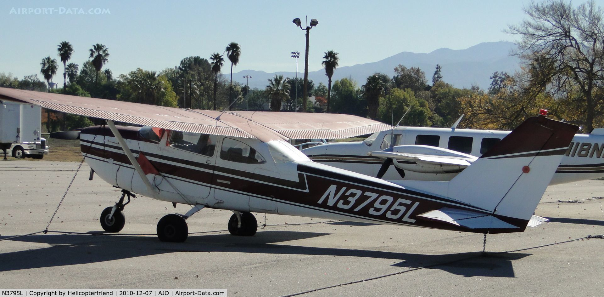 N3795L, 1965 Cessna 172G C/N 17253964, Tied down and parked