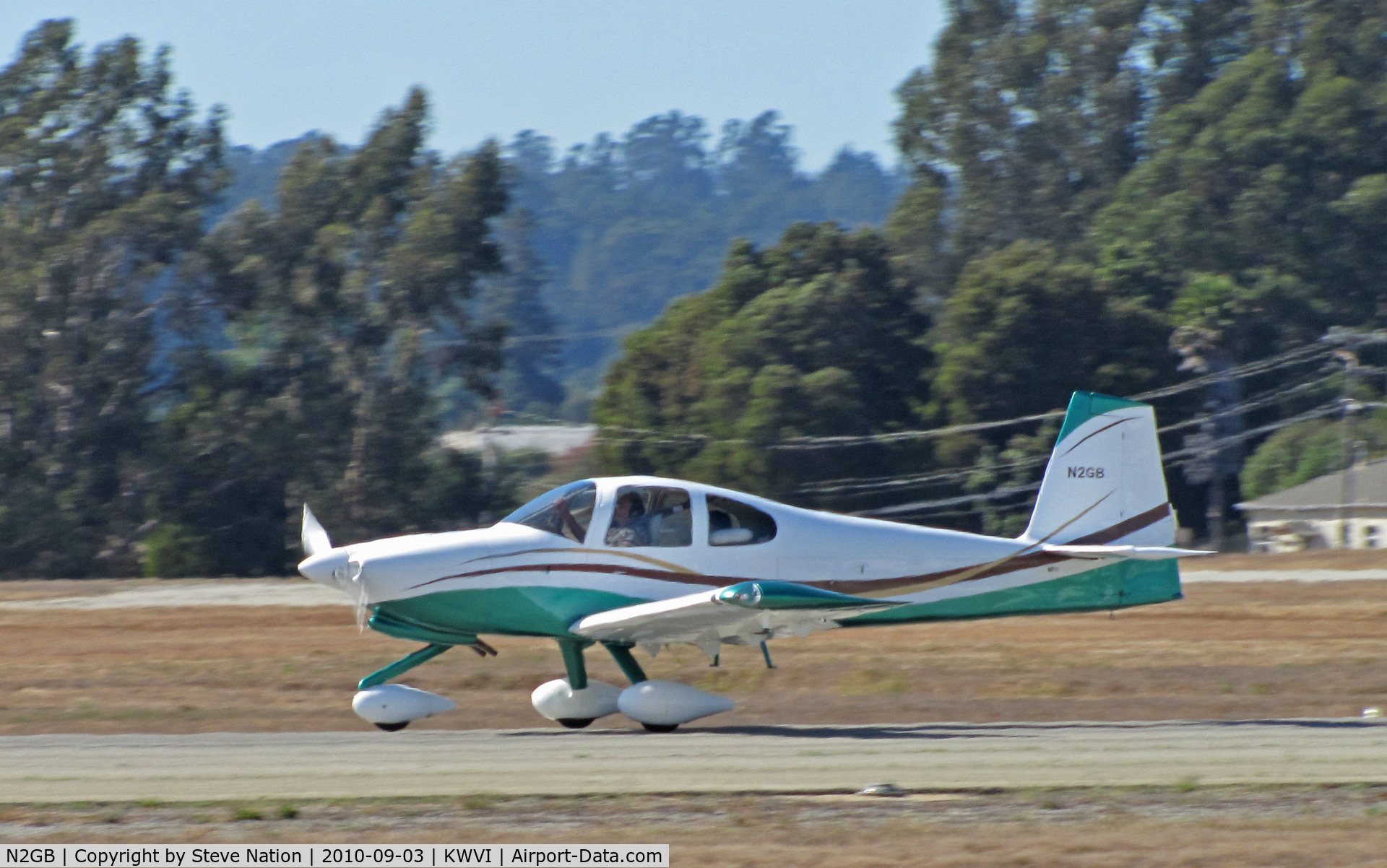 N2GB, Vans RV-10 C/N 40674, Oklahoma-based Blankbiller RV-10 landing @ 2010 Watsonville, CA Fly-in