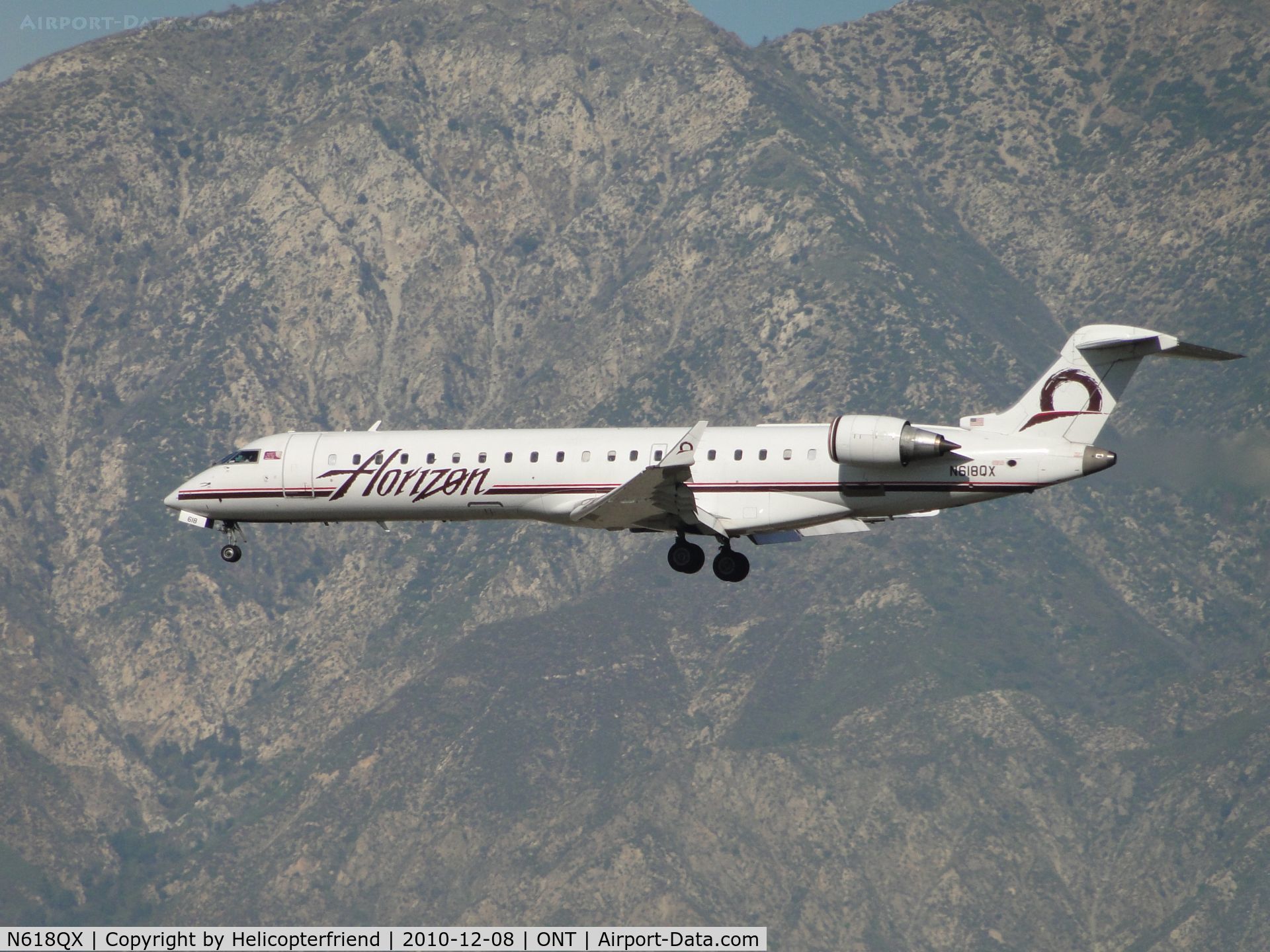 N618QX, 2005 Bombardier CRJ-701 (CL-600-2C10) Regional Jet C/N 10205, On final to runway 26R