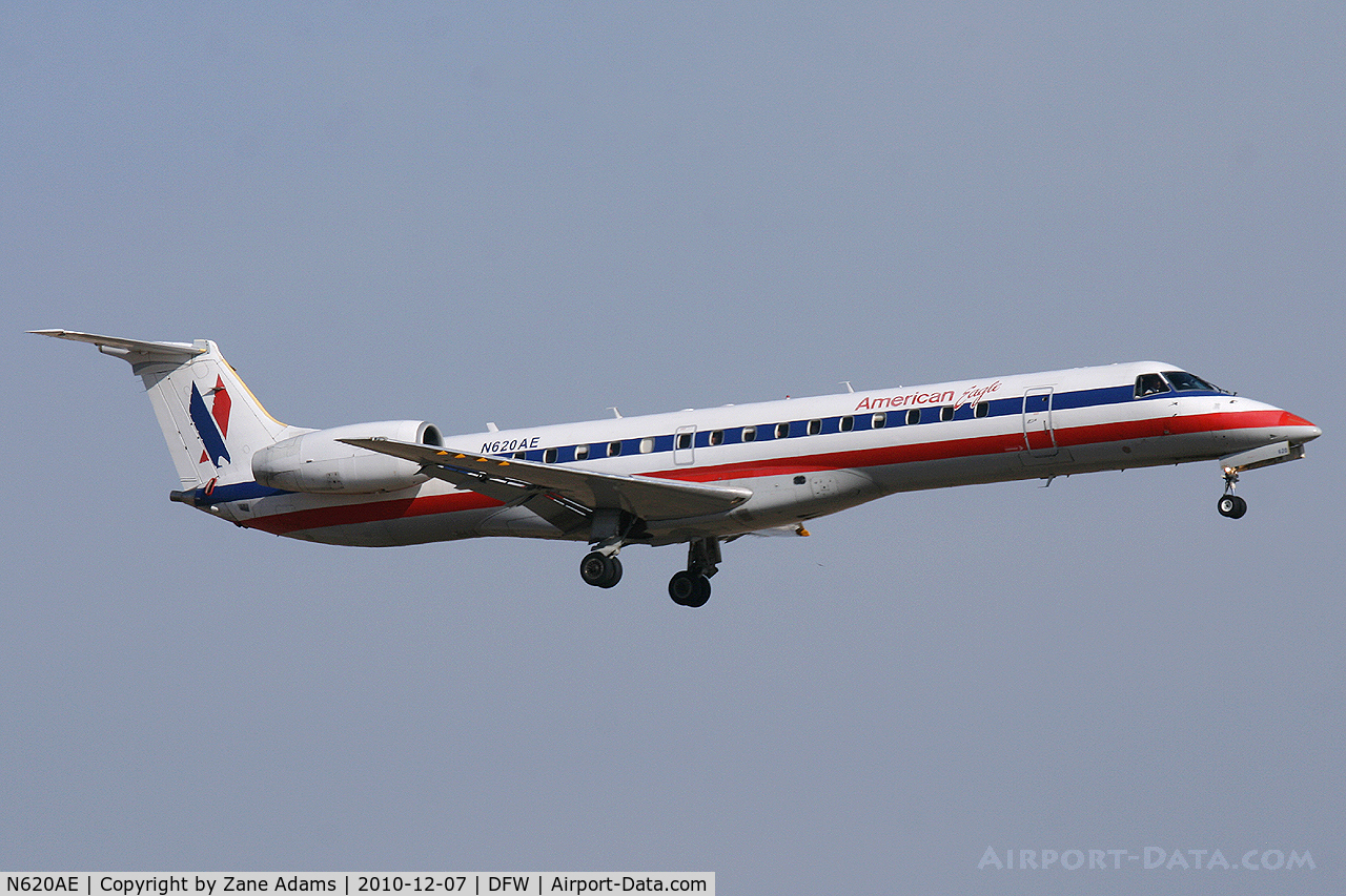 N620AE, Embraer ERJ-145LR (EMB-145LR) C/N 145102, American Eagle landing at DFW Airport, TX