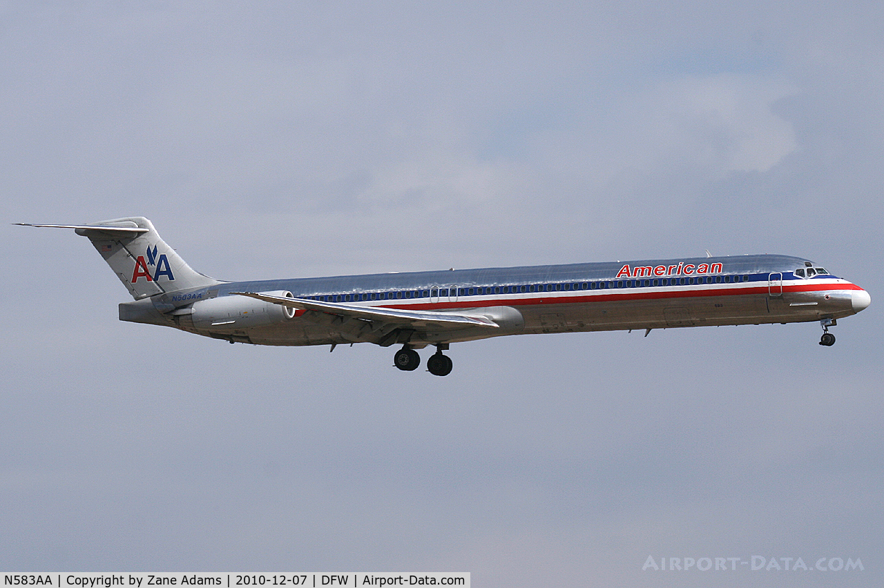 N583AA, 1991 McDonnell Douglas MD-82 (DC-9-82) C/N 53160, American Airlines landing at DFW Airport - TX