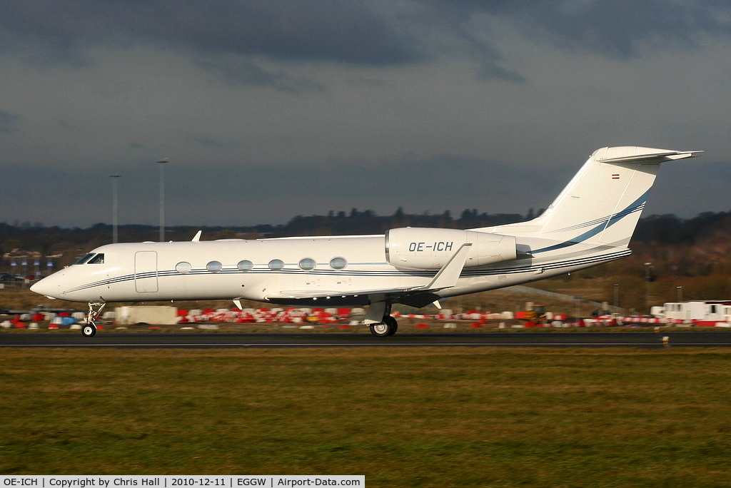 OE-ICH, 2007 Gulfstream Aerospace GIV-X (G450) C/N 4104, Global Jet Austria G450 departing from RW26
