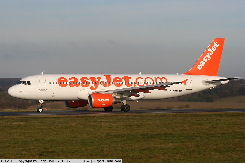 G-EZTE, 2009 Airbus A320-214 C/N 3913, easyJet A320 departing from RW26