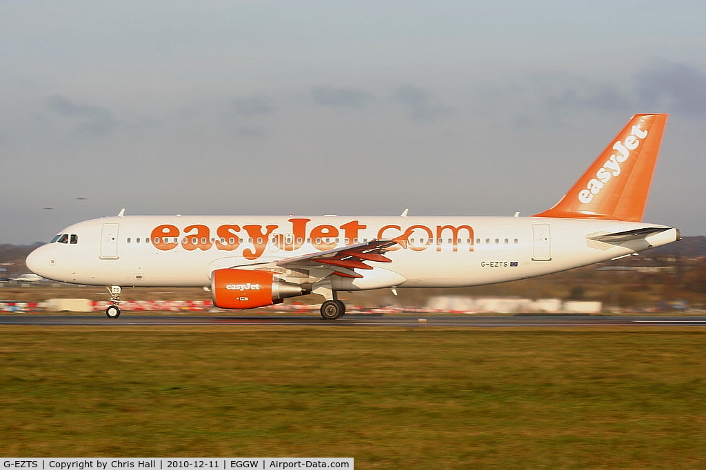 G-EZTS, 2010 Airbus A320-214 C/N 4196, easyJet A320 departing from RW26