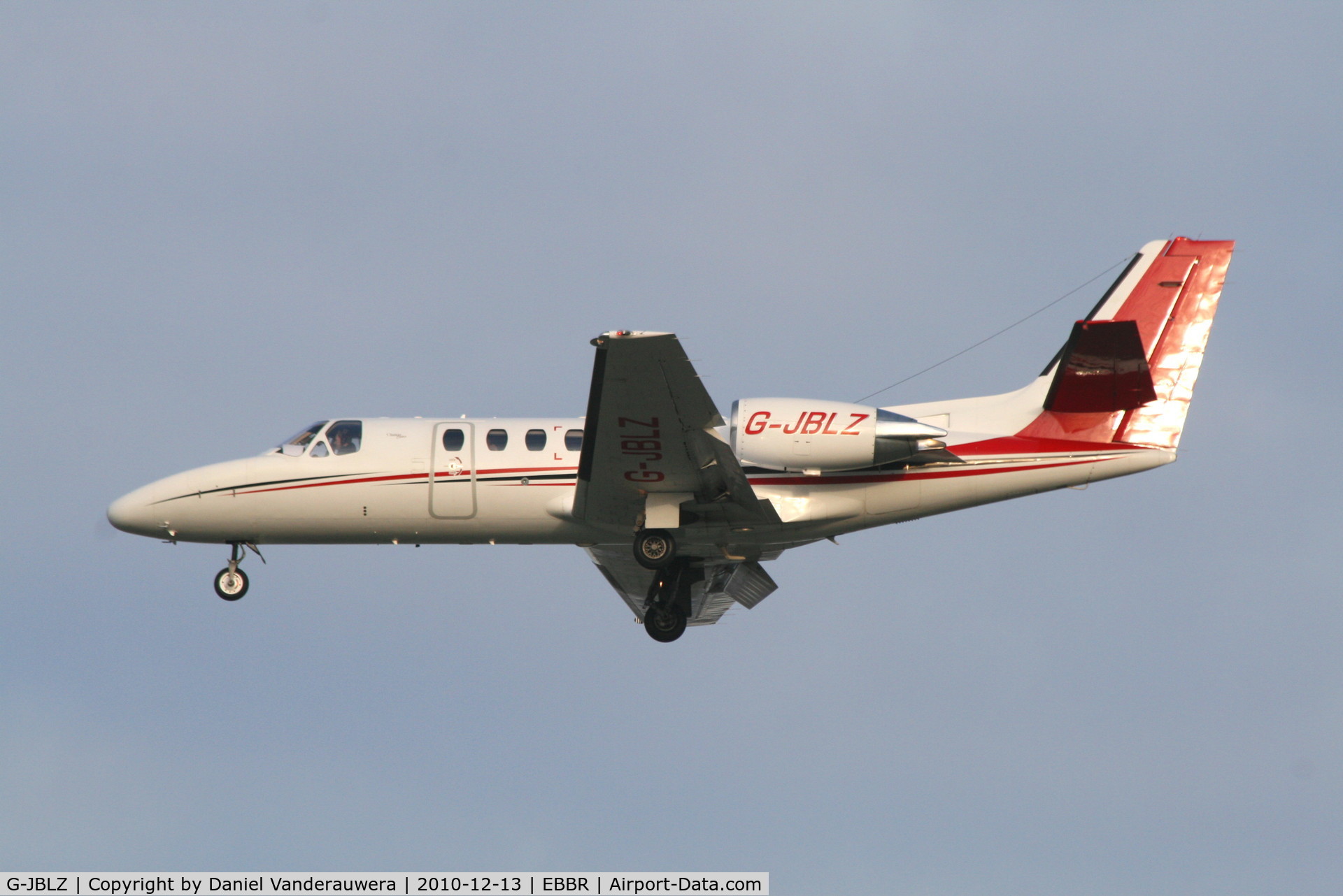 G-JBLZ, 2002 Cessna 550 Citation Bravo C/N 550-1018, Arriving to RWY 25L