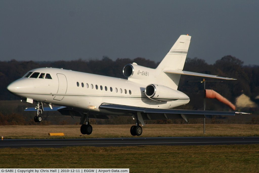 G-SABI, 2005 Dassault Falcon 900EX C/N 150, London Executive Aviation Falcon 900EX landing on RW26