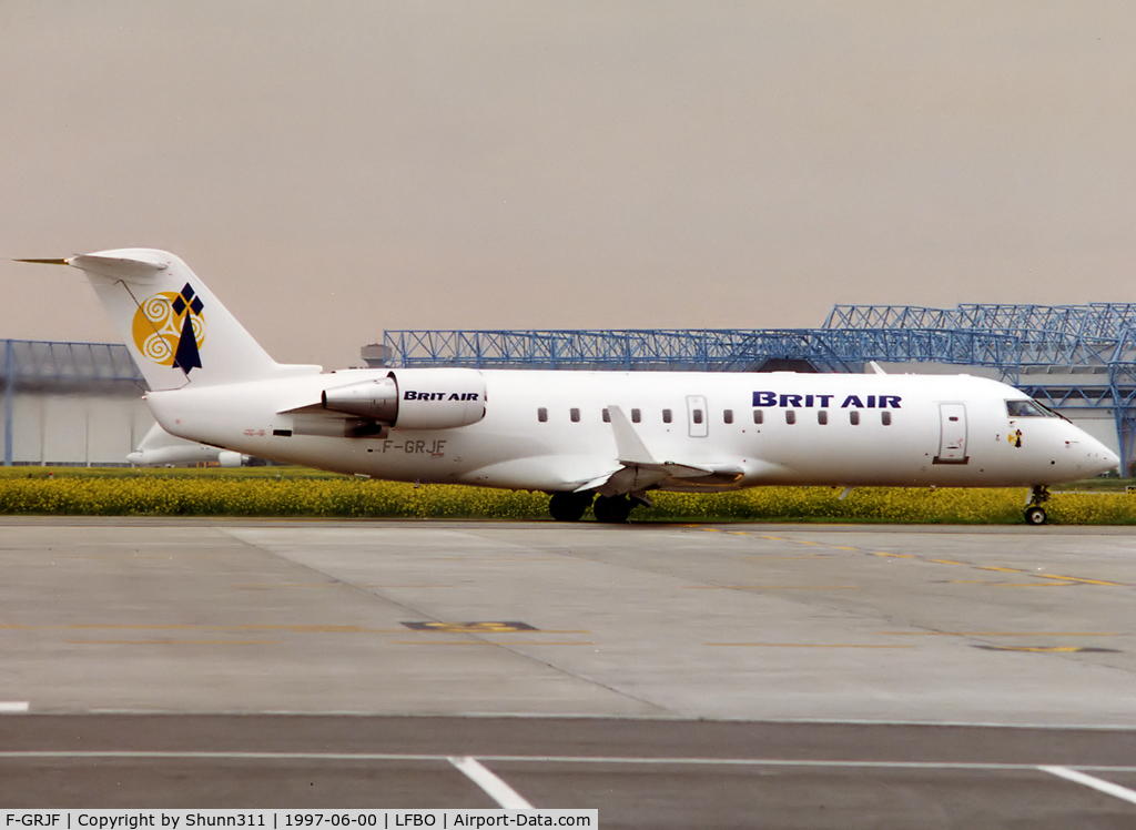 F-GRJF, Canadair CRJ-100ER (CL-600-2B19) C/N 7108, Leaving the Terminal...