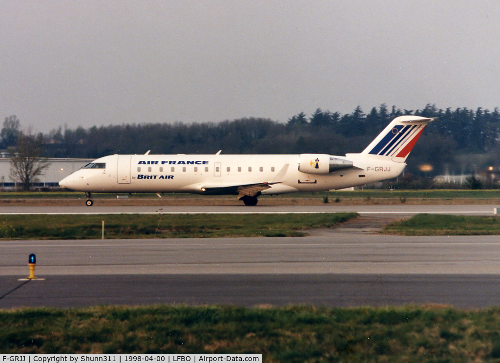 F-GRJJ, 1997 Canadair CRJ-100ER (CL-600-2B19) C/N 7190, Ready for take off rwy 15L