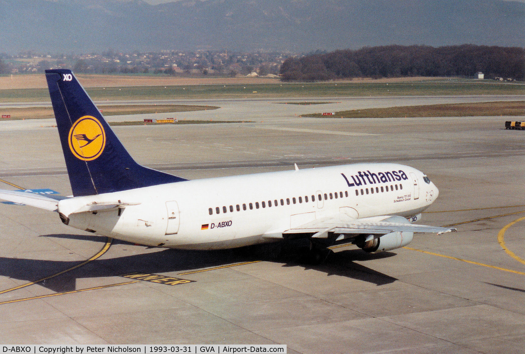 D-ABXO, 1987 Boeing 737-330 C/N 23873, Boeing 737-330 of Lufthansa taxying to the active runway at Geneva in March 1993.