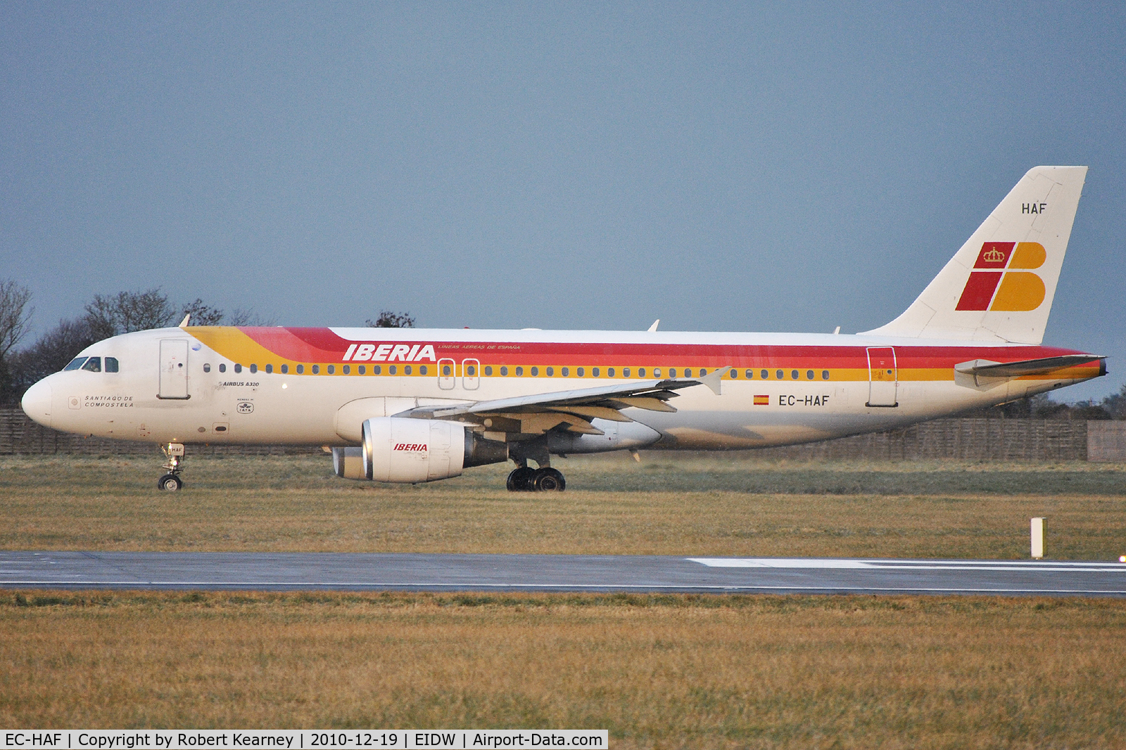 EC-HAF, 1999 Airbus A320-214 C/N 1047, Iberia taxiing for departure