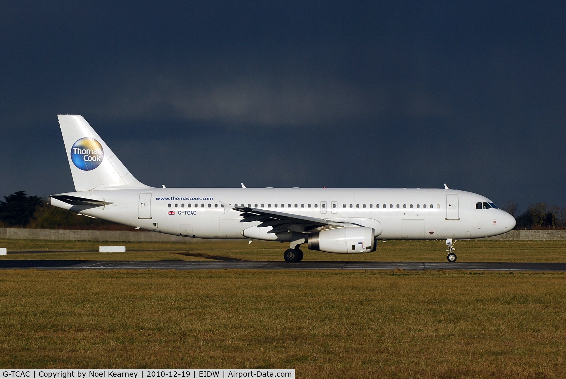G-TCAC, 2001 Airbus A320-232 C/N 1411, Departing off Rwy 10