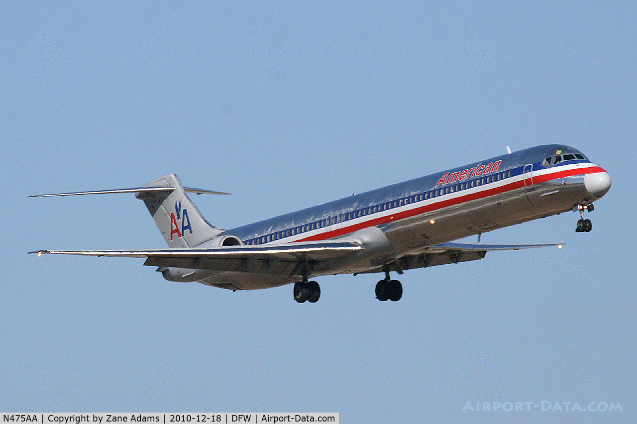 N475AA, 1988 McDonnell Douglas MD-82 (DC-9-82) C/N 49650, American Airlines landing at DFW Airport