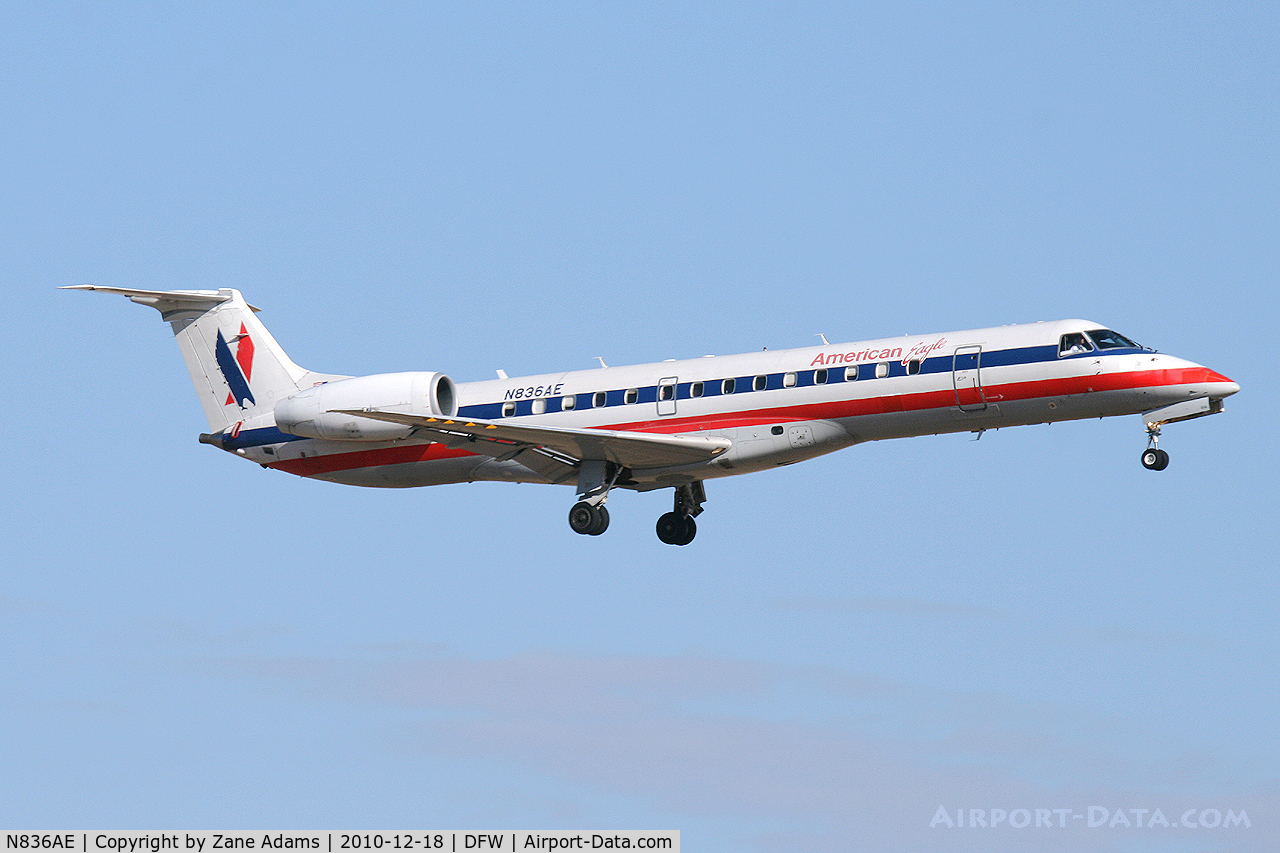 N836AE, 2002 Embraer ERJ-140LR (EMB-135KL) C/N 145635, American Eagle landing at DFW Airport