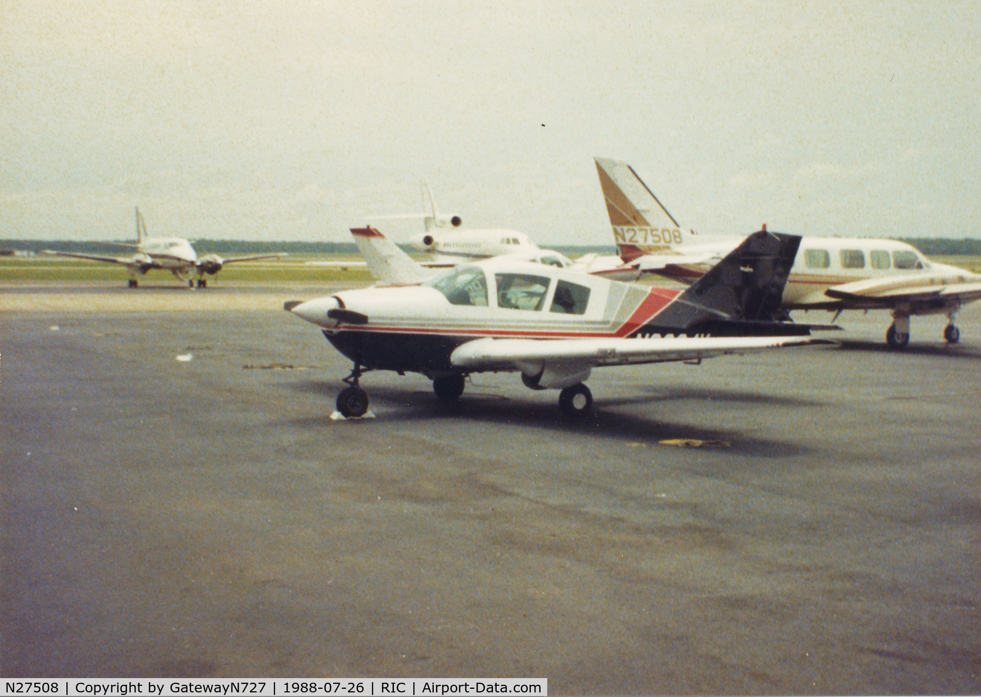 N27508, 1977 Piper PA-31-350 Chieftain C/N 31-7852031, Partial shot behind N6634V.