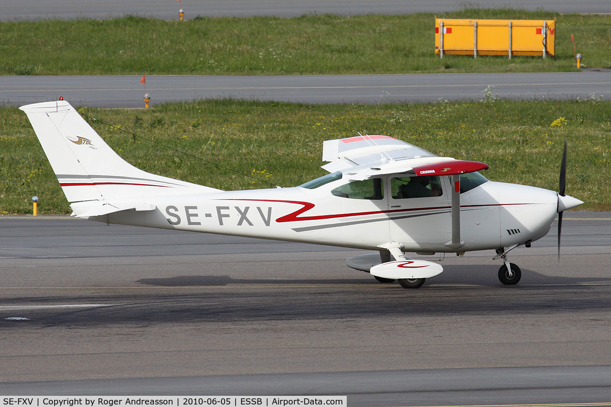 SE-FXV, 1972 Cessna 182P Skylane Skylane C/N 18261259, Stockholms Flygsällskap