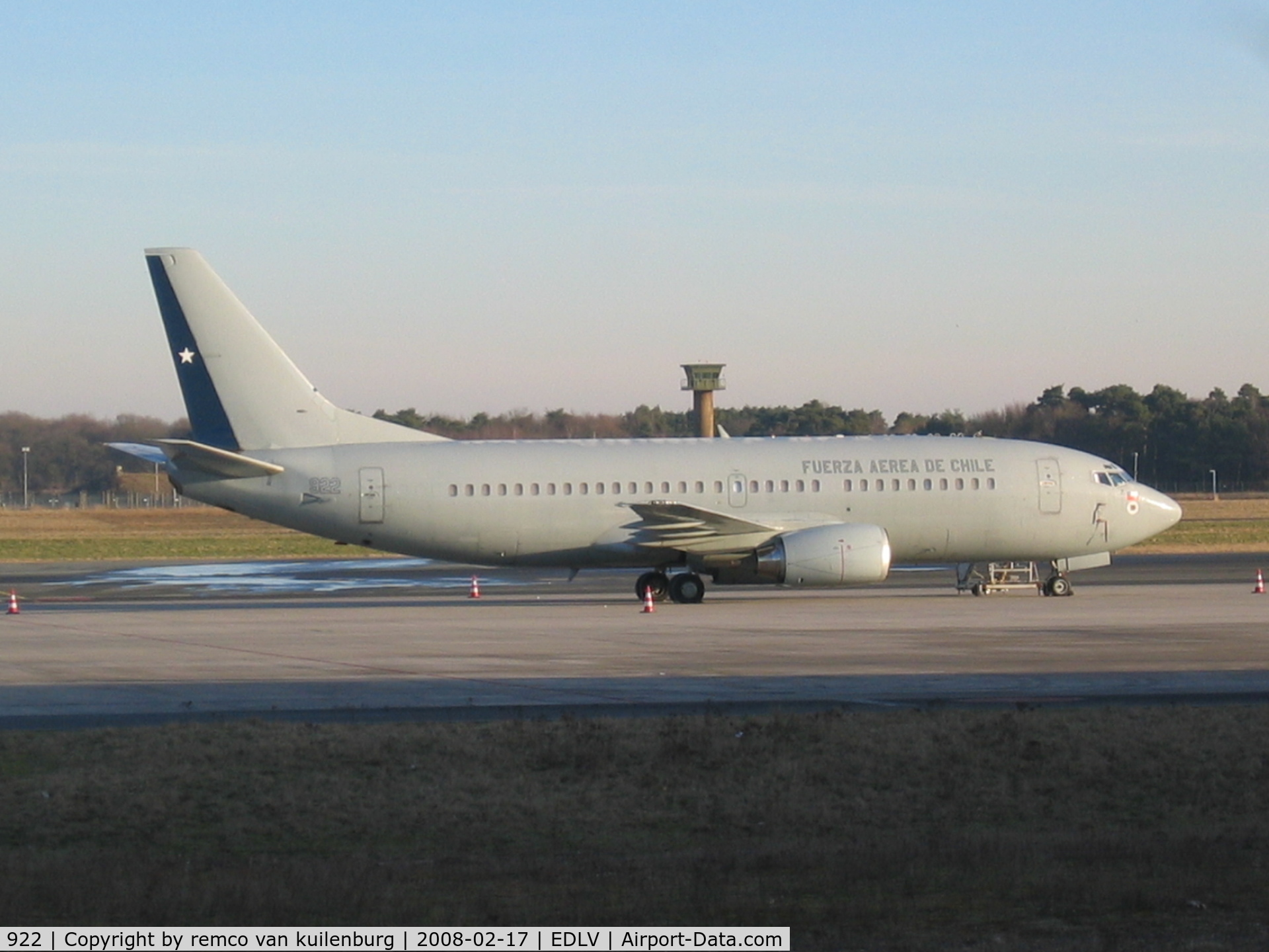 922, 1986 Boeing 737-330(QC) C/N 23524, On a cold freeze morning
