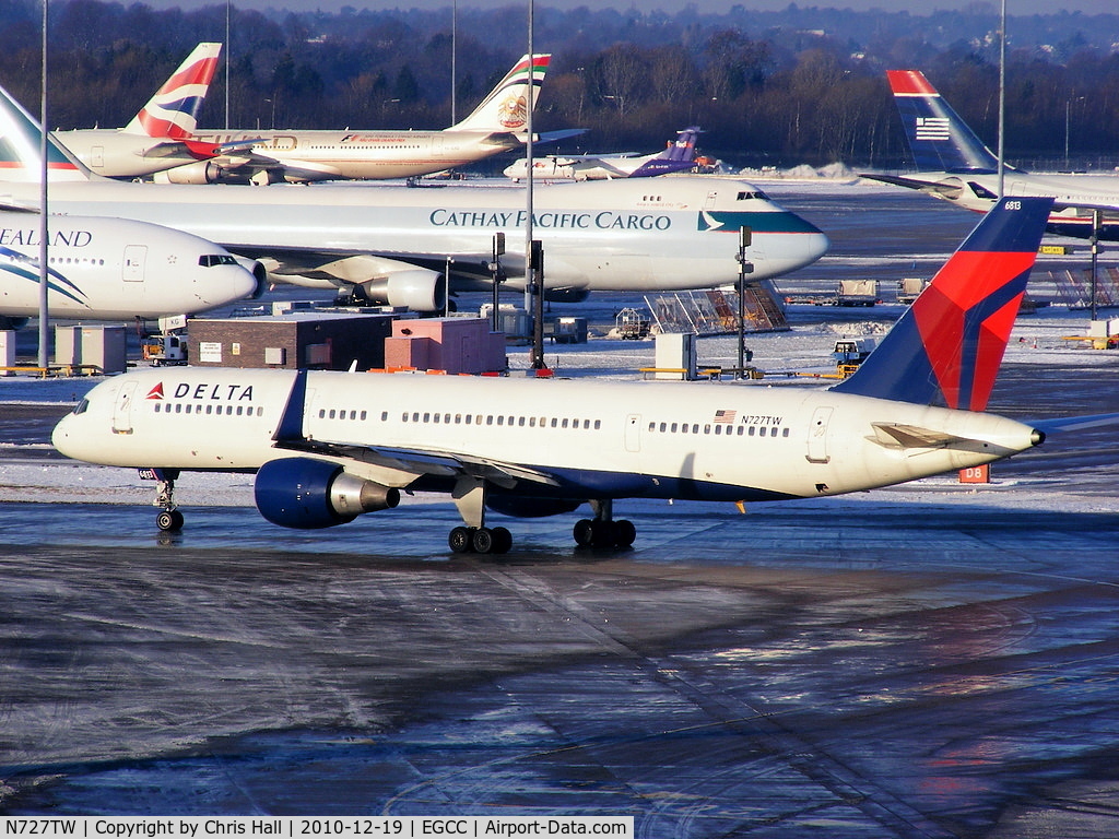 N727TW, 1999 Boeing 757-231 C/N 30340, Delta B757 taxying to RW05L