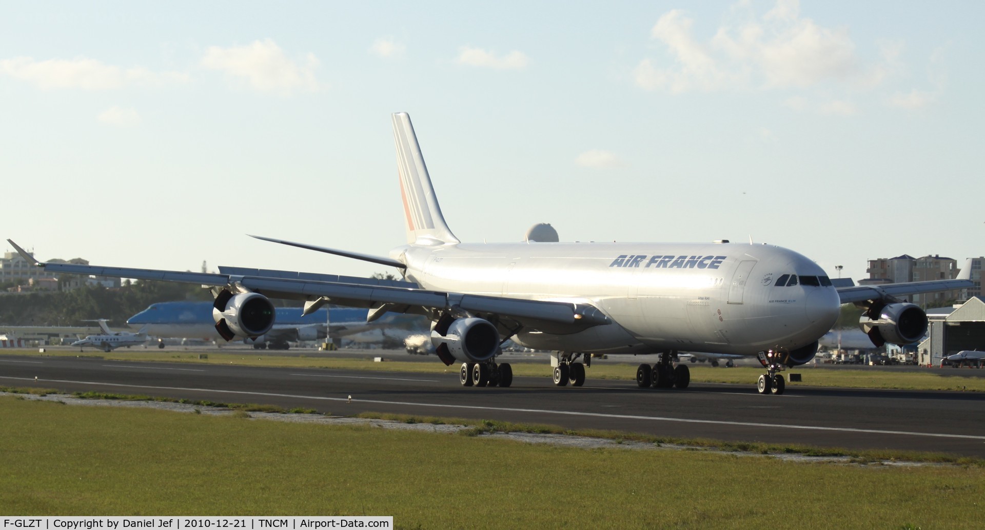 F-GLZT, 2000 Airbus A340-313X C/N 319, Air france landing at TNCM