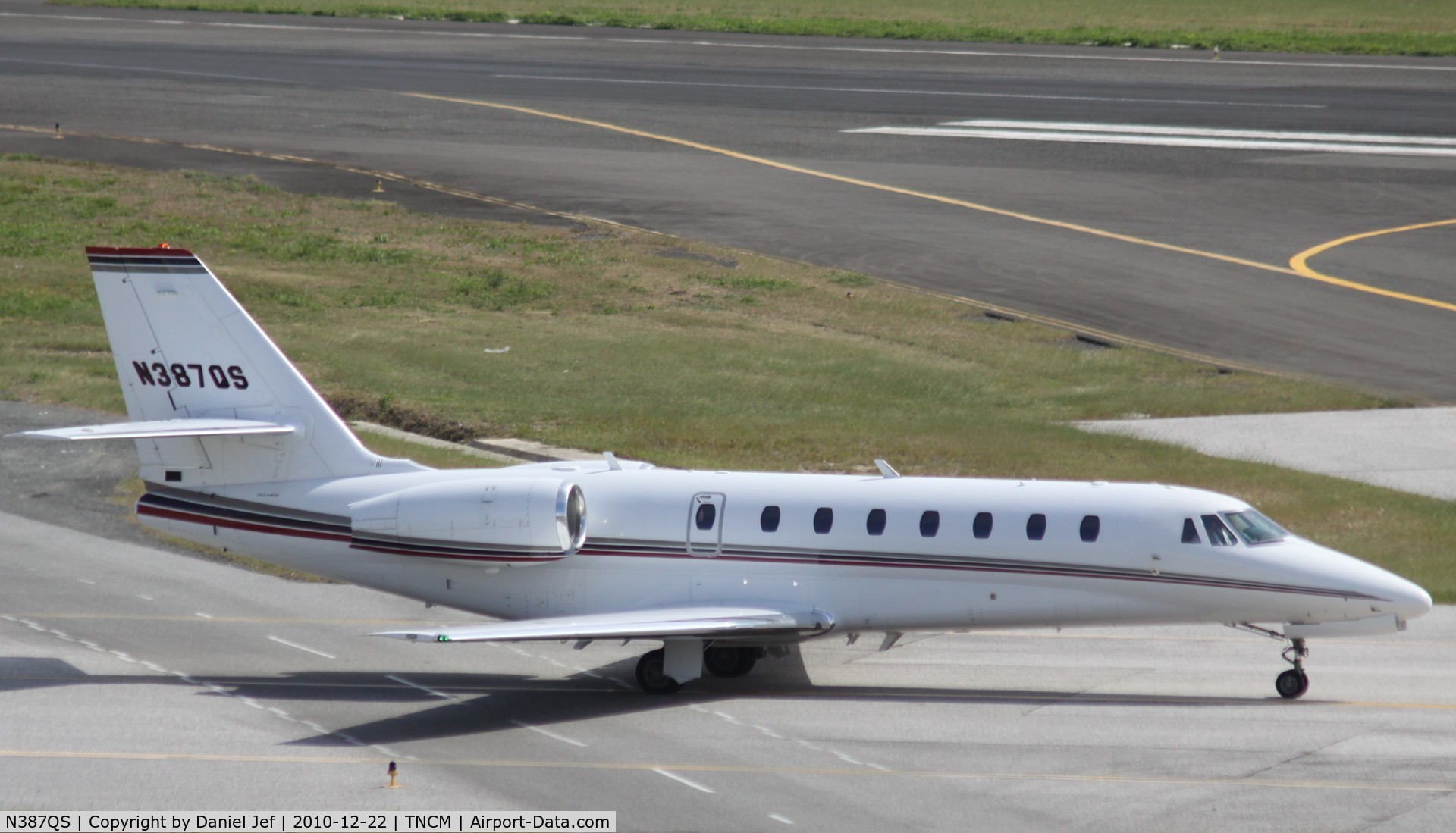 N387QS, 2007 Cessna 680 Citation Sovereign C/N 680-0119, N387QS taxing for take off at TNCM