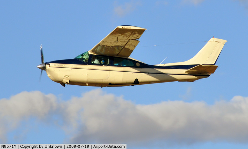 N9571Y, 1981 Cessna 210N Centurion C/N 21064550, VH-XXI, formerly N9571Y.