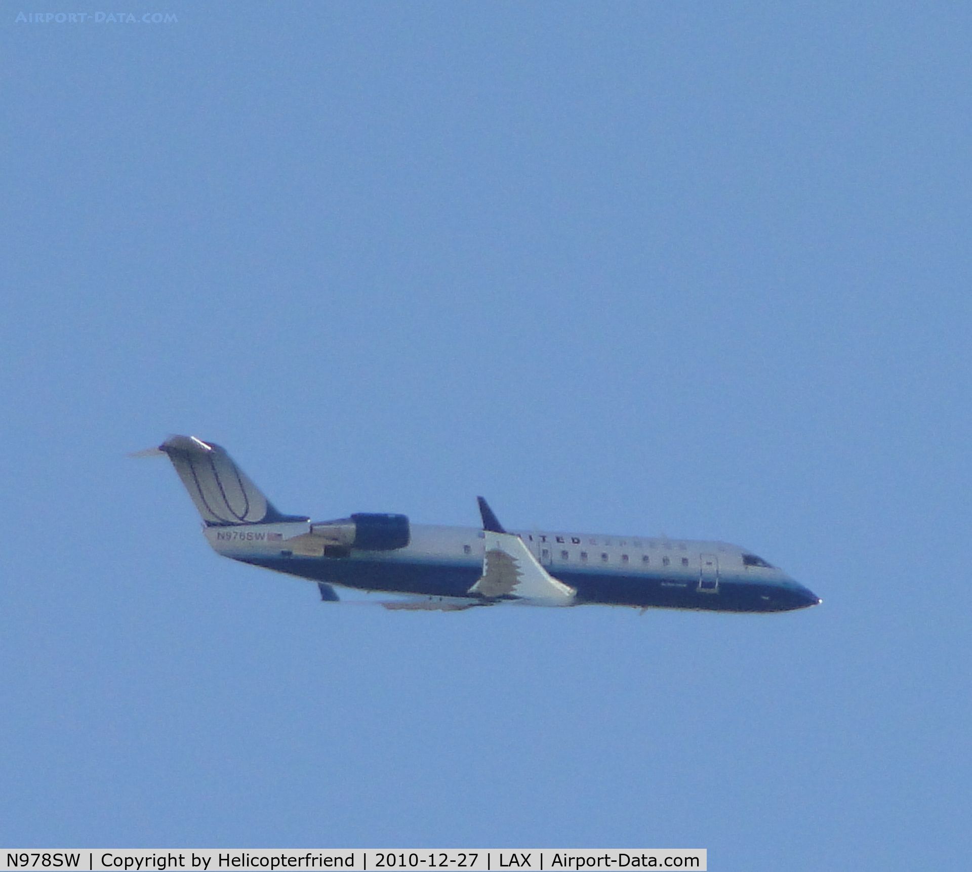 N978SW, 2004 Bombardier CRJ-200ER (CL-600-2B19) C/N 7953, On final approach to runway 25