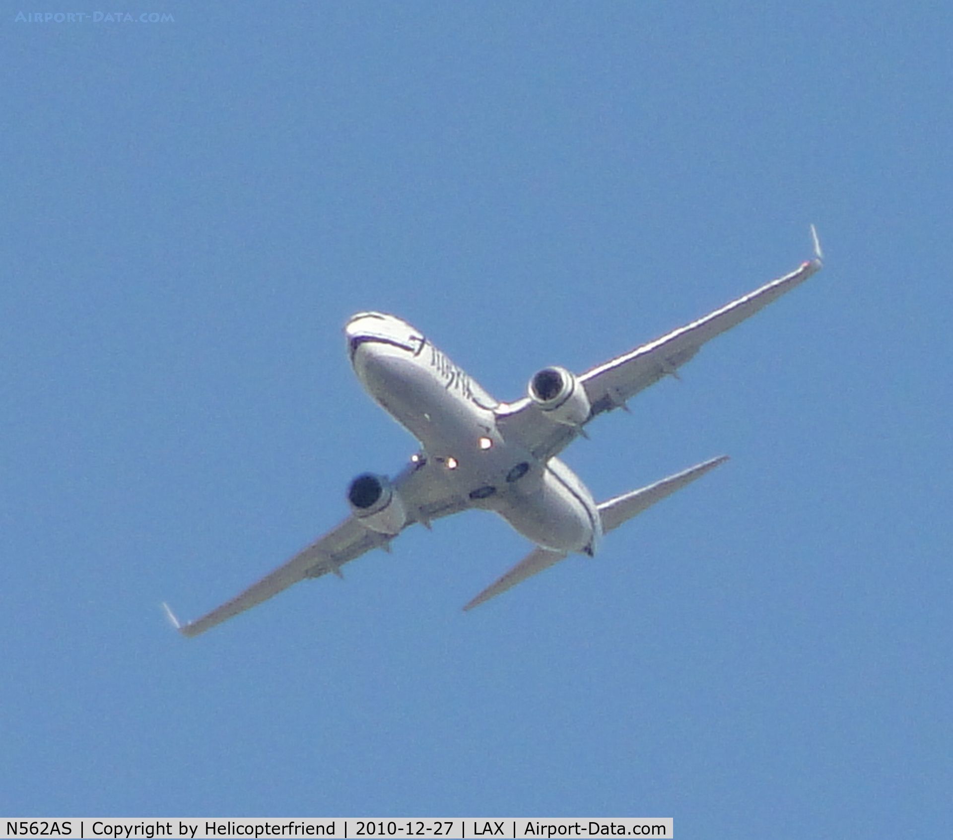 N562AS, 2006 Boeing 737-890 C/N 35091, Turning final from a northside base leg for runway 14