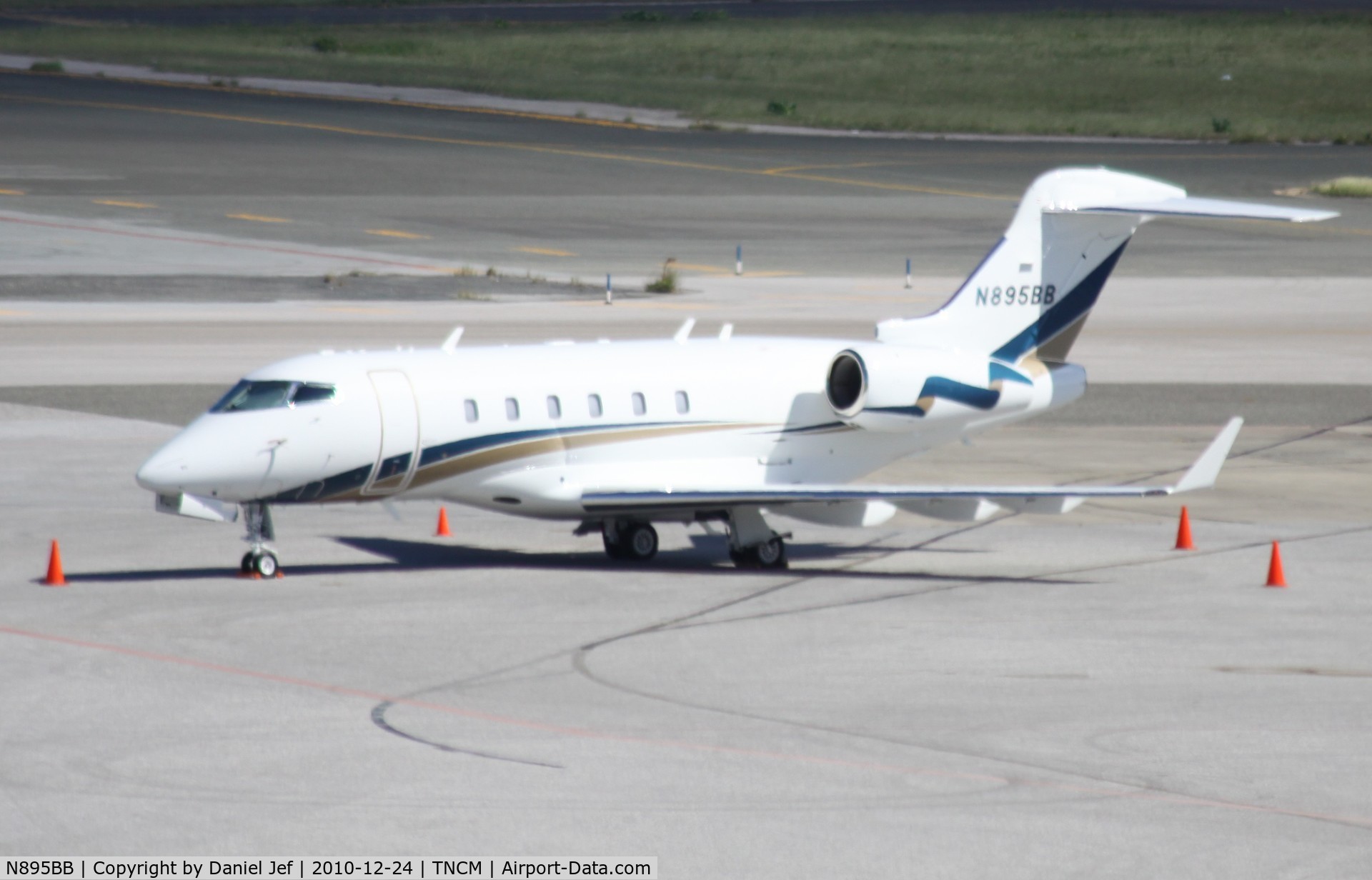 N895BB, 2007 Bombardier Challenger 300 (BD-100-1A10) C/N 20156, N895BB Park on the main ramp at TNCM