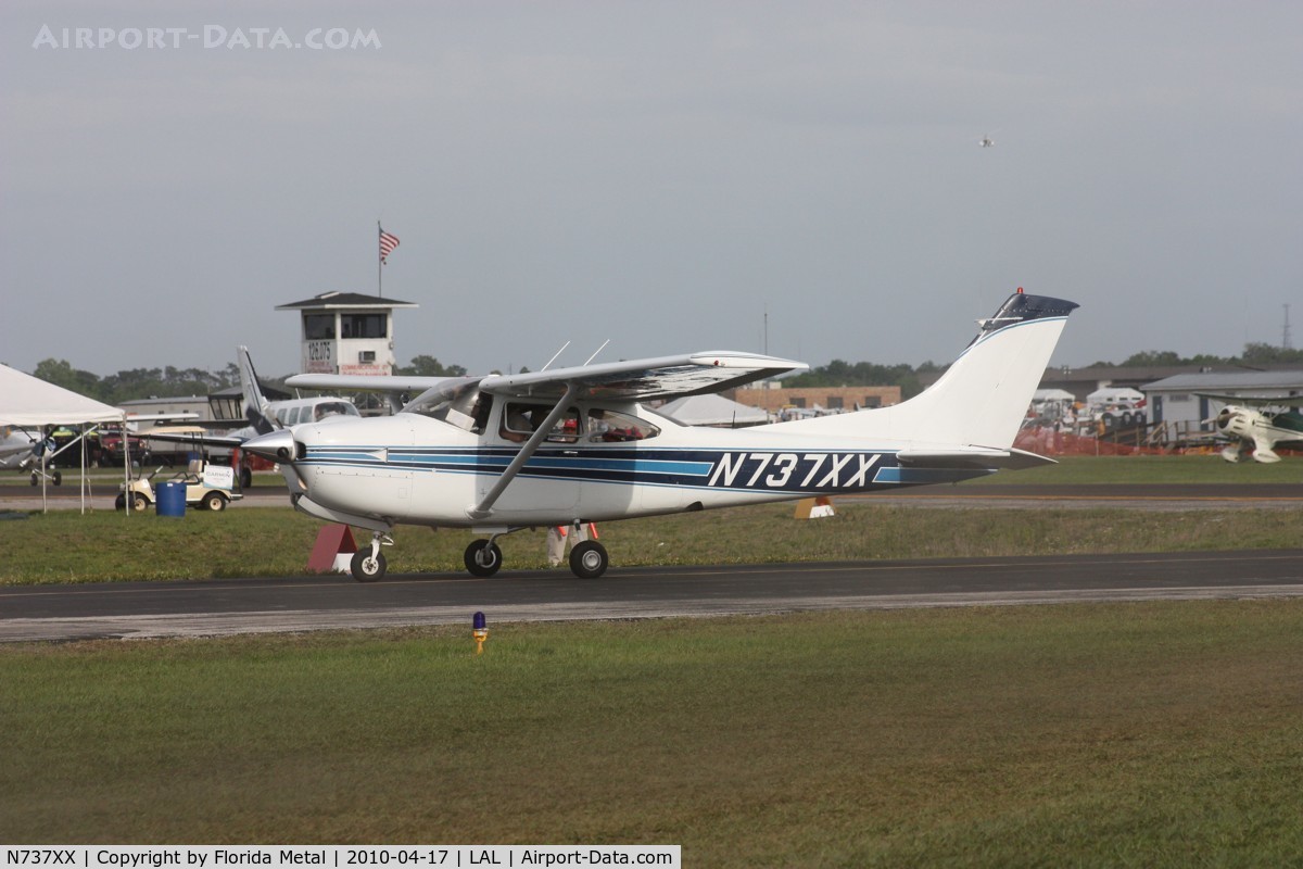 N737XX, 1979 Cessna R182 Skylane RG C/N R18200894, C182