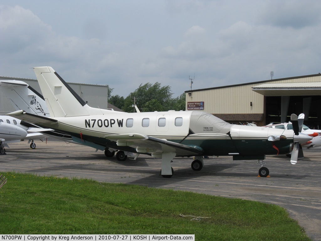 N700PW, 2001 Socata TBM-700 C/N 211, EAA AirVenture 2010