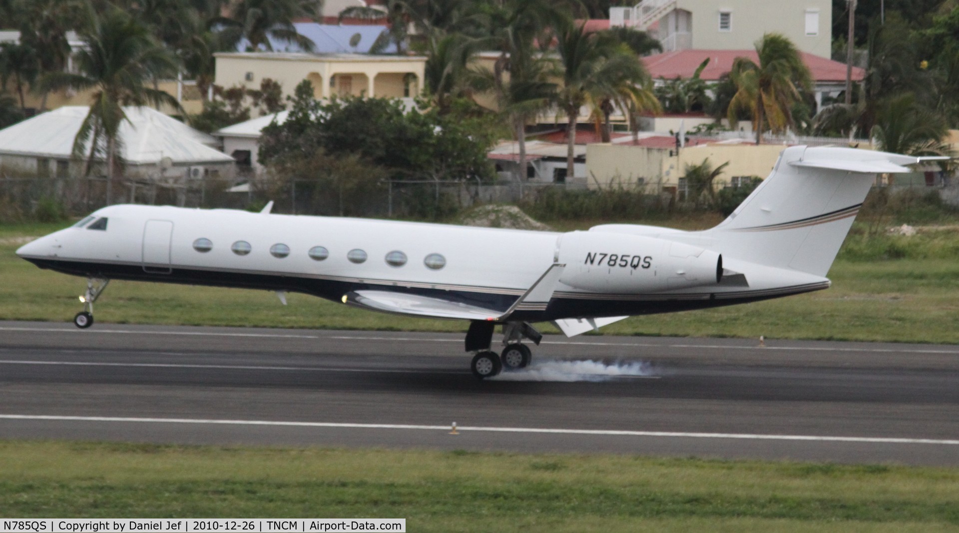 N785QS, 2007 Gulfstream Aerospace GV-SP (G550) C/N 5157, N785QS landing at TNCM