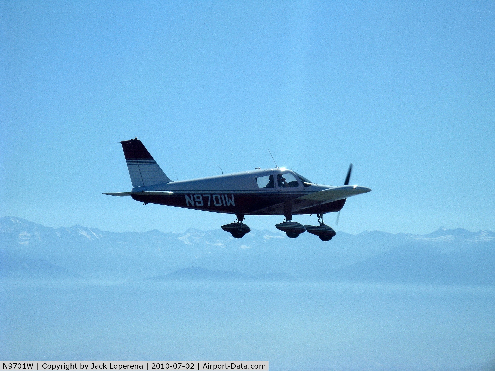 N9701W, 1967 Piper PA-28-140 C/N 28-23175, Above Visalia California