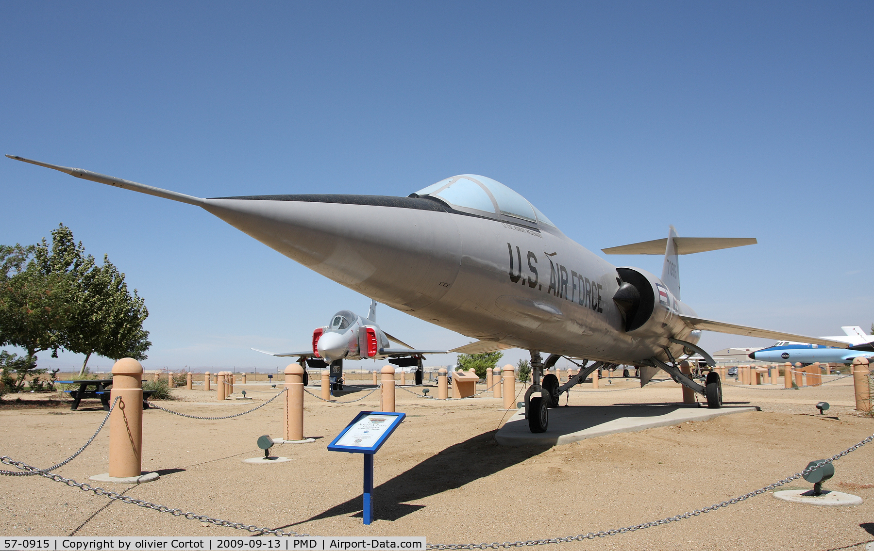 57-0915, Lockheed F-104C Starfighter C/N 383-1232, nice angle for a F-104...