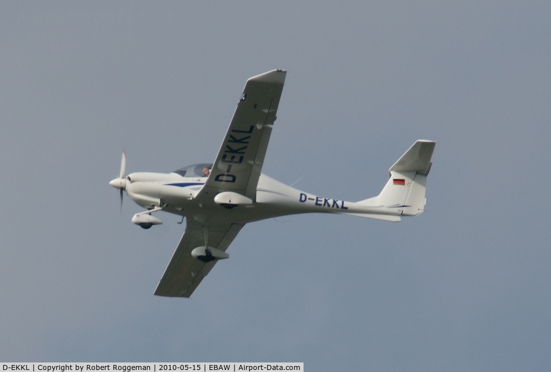 D-EKKL, Diamond DA-40-180 Diamond Star C/N 40.072, Departing