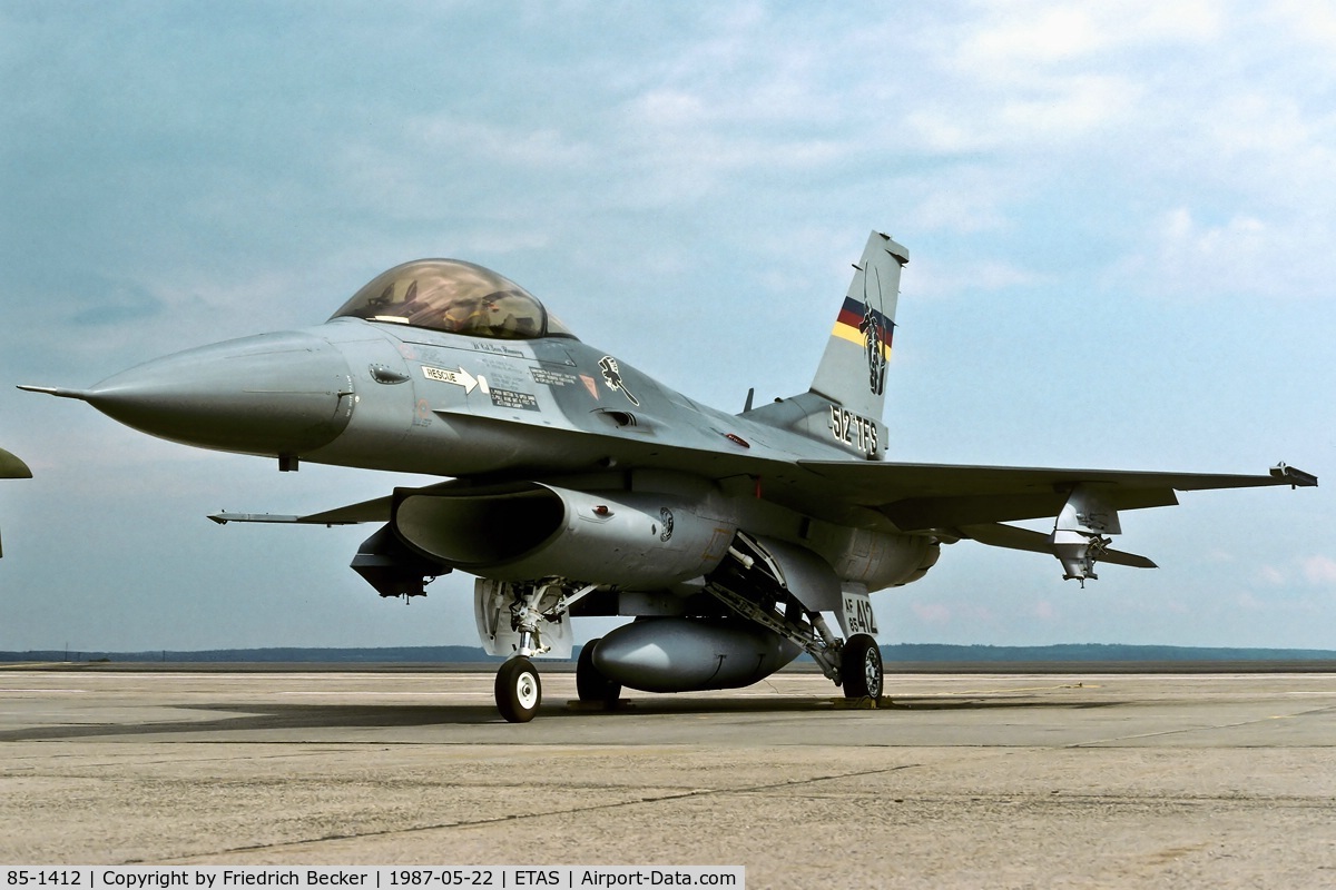 85-1412, 1985 General Dynamics F-16C Fighting Falcon C/N 5C-192, flightline at Sembach