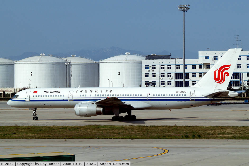 B-2832, Boeing 757-2Z0 C/N 25887, Boeing 757-2Z0 [25887] Air China Beijing~B 19/10/2006