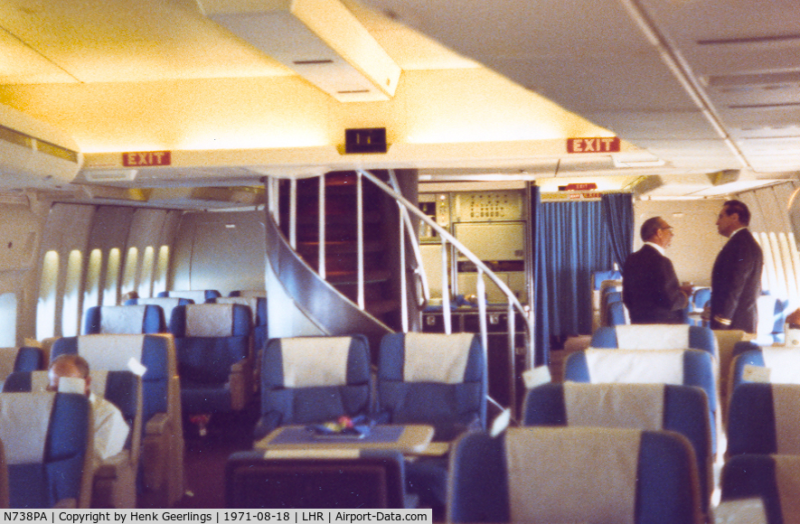 N738PA, 1970 Boeing 747-121 C/N 19645, First class cabin , B747 Pan Am , Aug 1971