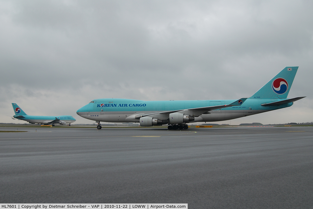 HL7601, 2004 Boeing 747-4B5F/SCD C/N 33949, Korean Airlines Boeing 747-400