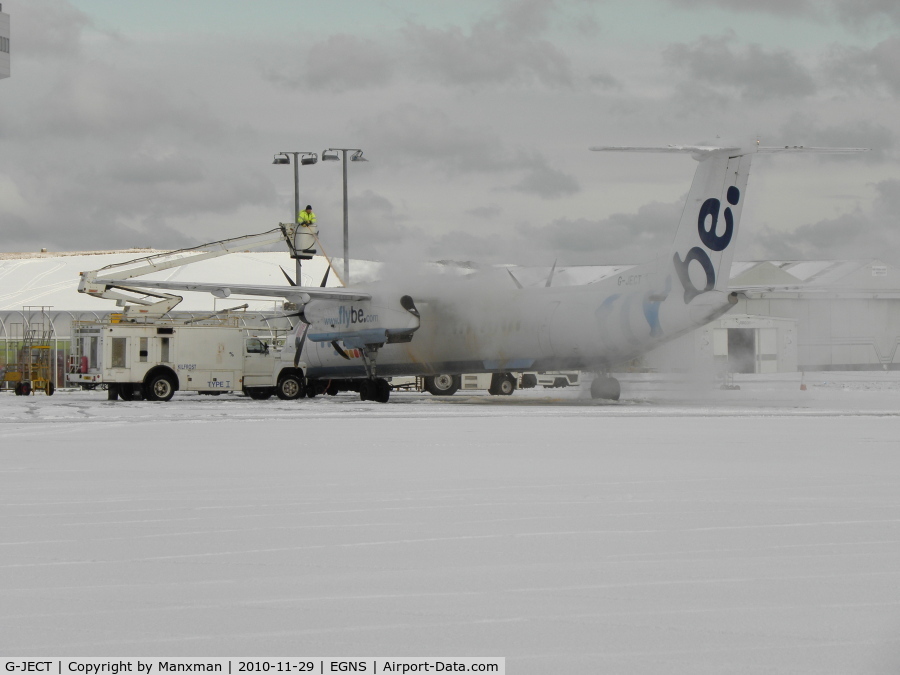 G-JECT, 2006 De Havilland Canada DHC-8-402Q Dash 8 C/N 4144, G-JECT being de-iced as the airport reopened after snowfall