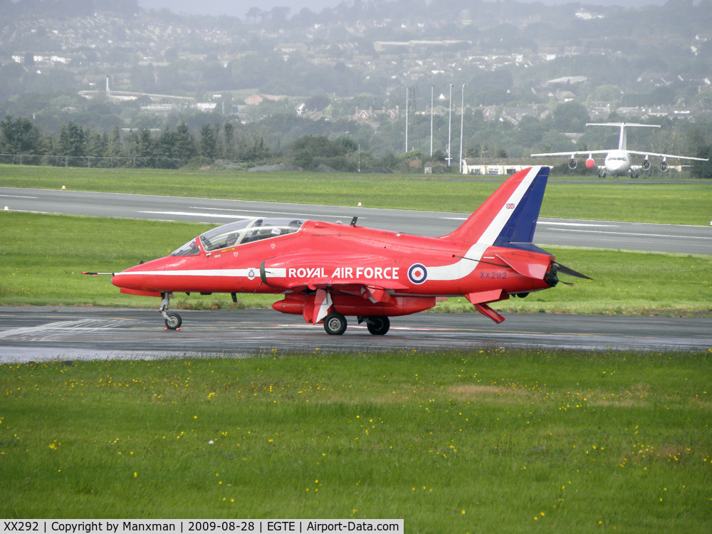 XX292, 1979 Hawker Siddeley Hawk T.1W C/N 119/312117, Red 10 in Exeter during the Dartmouth Regatta Air Display