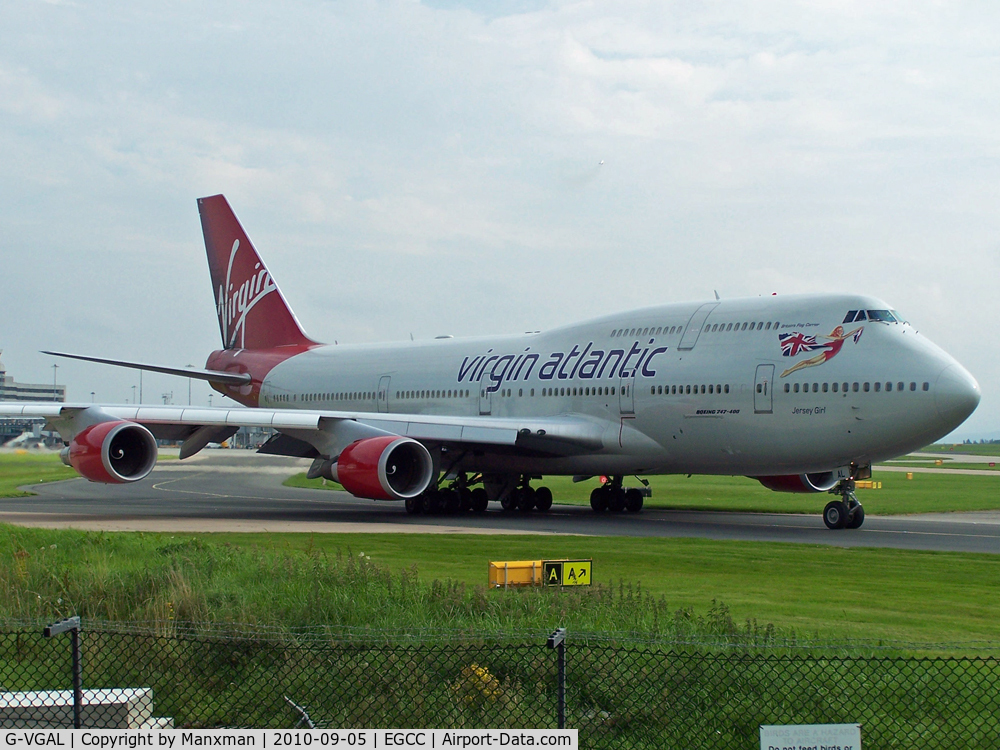 G-VGAL, 2001 Boeing 747-443 C/N 32337, Jersey Girl leaves MAN