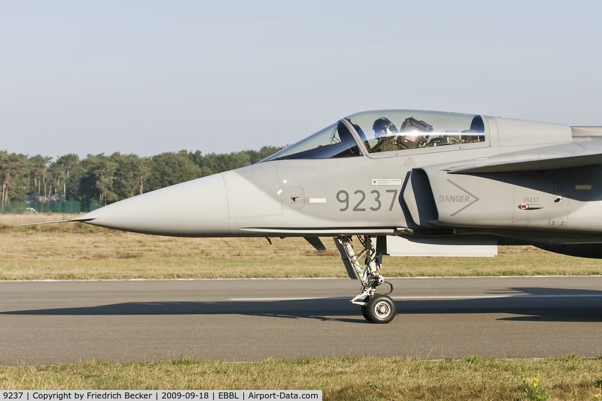 9237, Saab JAS-39C Gripen C/N 39237, taying to the active