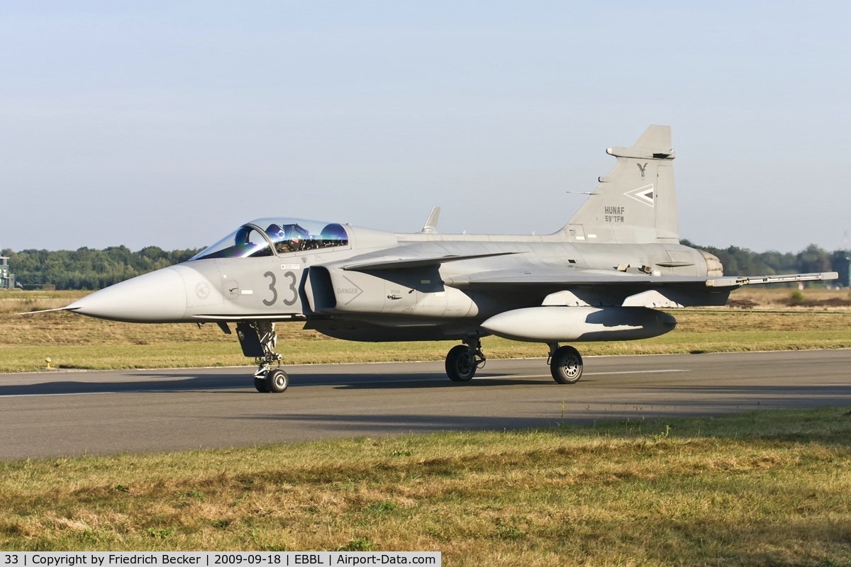 33, 2006 Saab JAS-39C Gripen C/N 39304, Hungary Air Force JAS39 Gripen taxying back to it´s parking aera after a mission from Kleine Brogel