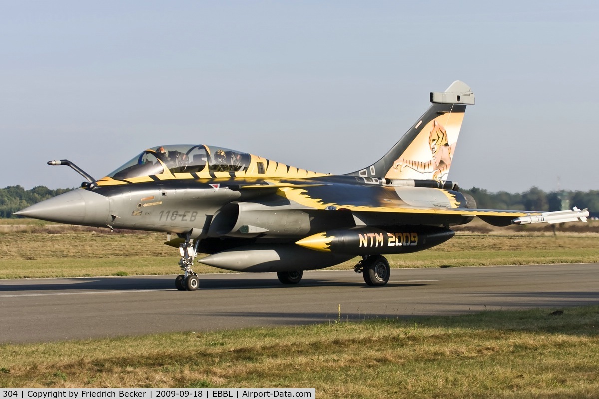 304, Dassault Rafale B C/N 304, taxying to the active