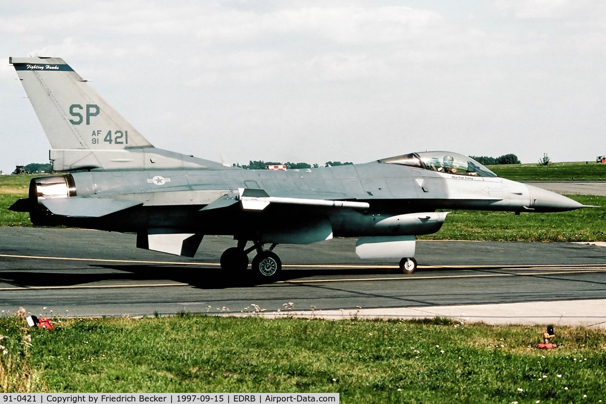 91-0421, 1991 General Dynamics F-16C Fighting Falcon C/N CC-119, taxying to the active