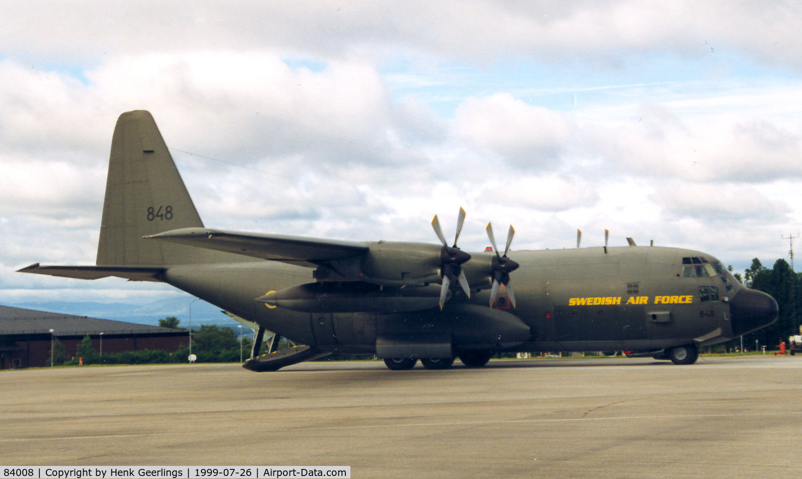 84008, Lockheed C-130H Hercules C/N 382-4890, Swedish Air Force , 848 , Hercules, departure F4 to F16 at Visby, 26 Jul '99
